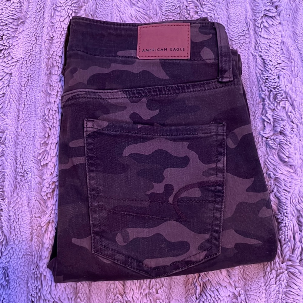 size 00 (short) camo hi-rise jeans